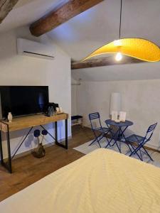 B&B / Chambres d'hotes L-uzanges : Chambre Double