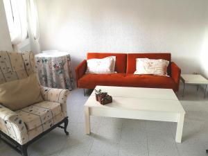 Piso luminoso y a 3 minutos andando de la playa