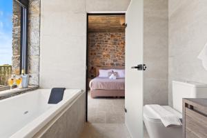 Petres Luxury Villas with heated private pool