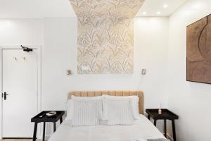 Bright Dockside Studio Harbour & Ship Views