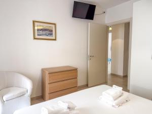 Alba di mare by MONHOLIDAY