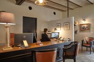 Hotels Chateau Les Carrasses : photos des chambres