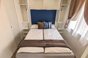 Mobile Home on Lago Maggiore - Direct Beach Access M3