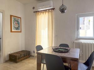 Napulè by MONHOLIDAY