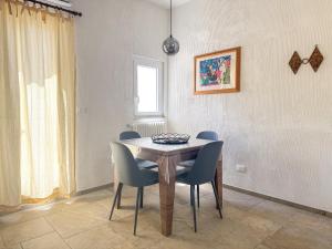 Napulè by MONHOLIDAY