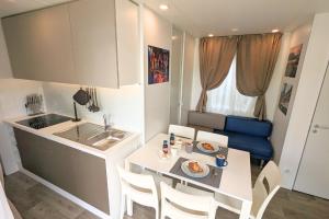 Mobile Home on Lago Maggiore - Direct Beach Access M3