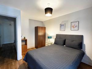 Amazing Thames view apartment