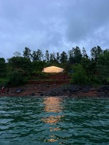 The Lake Story - Uksan