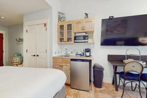 Baytowne Wharf - Pilot House 107