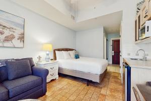 Baytowne Wharf - Pilot House 107