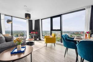 Skyline Old Trafford flat by City SuperHost