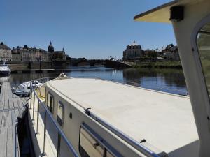 Bateaux Penichette cosy couple famille amis ouvriers : photos des chambres