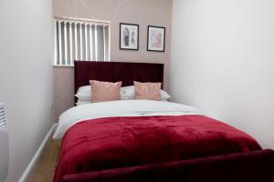 2 Flats - Opposite Principality Stadium