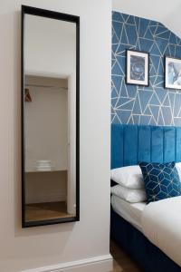 2 Flats - Opposite Principality Stadium