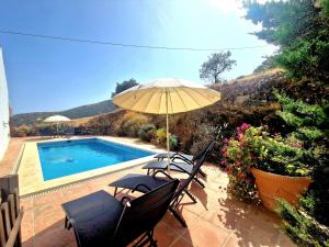 Rural Mountain Oasis with Pool in Almogia, Malaga
