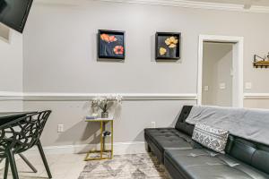 6 Mi to Falls Lake Studio Stay in Raleigh!