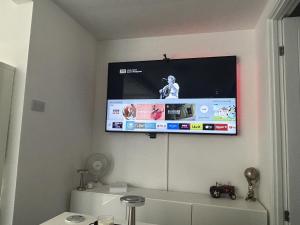 Peaceful Garden Cabin Stay in the Yorkshire Wolds