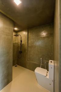 Colombo Airport Villa by J-Villas