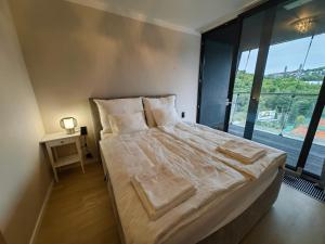 Free Parking Modern Smíchov Apartment With Large Balcony