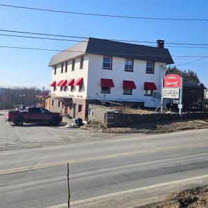 Lakewood Lodge & Restaurant