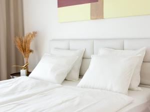 New Modern Apartment in Center with Terrace and Parking