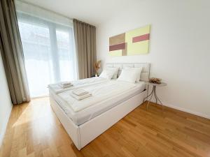 New Modern Apartment in Center with Terrace and Parking