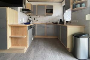 Haus hinter dem Deich Tossens