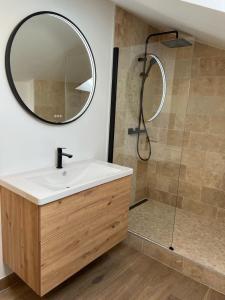 Appartements Parenthese sous les toits - suite cosy avec jacuzzi - hypercentre : photos des chambres