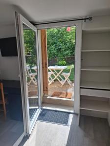 Appartements Charmant studio RDC avec terrasse, parking & cuisine equipee : photos des chambres