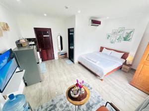 I Riverside 501B I Spacious Studio w Window & Kitchen