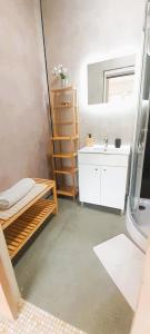 Maisons de vacances Le gite des Marchis 4 pers cour : photos des chambres