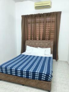 Aminin Homestay 3Bedroom 2Bathroom aircond living hall and master berdroom only