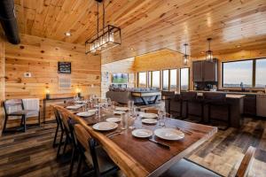 Grand Vista Lodge | Pool, Hot Tub & Epic Views