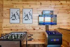 Grand Vista Lodge | Pool, Hot Tub & Epic Views