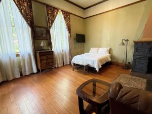 Above the Shot Harrisons Gem