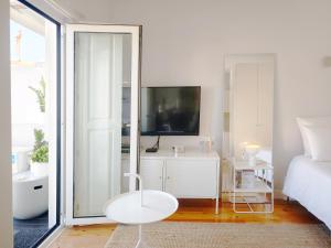 D858 - comfort near downtown - AC & balcony