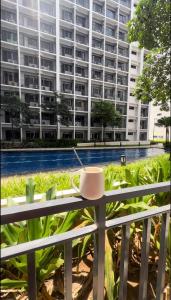 Cozy Vibes near MOA & NAIA AIRPORT with NETFLIX,MINIVIDEOKE,BOARDGAMES-DUXE4