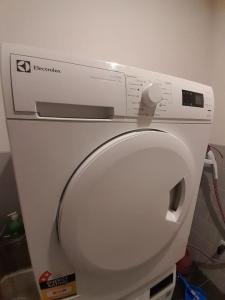 MHYL Cosy Townhouse in Richmond 1 parking