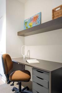 MHYL CBD Stylish 2B2B Apartment large balcony