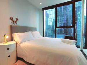 MHYL CBD Private 2BR VIC Market Mel Centre Lighthouse