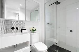 MHYL CBD Private 2BR VIC Market Mel Centre Lighthouse