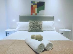 MHYL CBD Private 2BR VIC Market Mel Centre Lighthouse