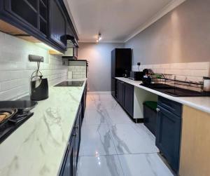 2 Bed Flat - Sleeps 4 - Pets - Parking - Wifi