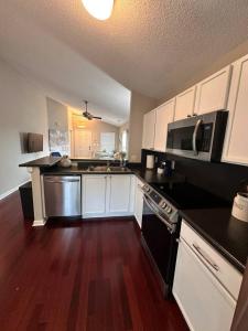 Modern comfort 2BR-2BA Retreat