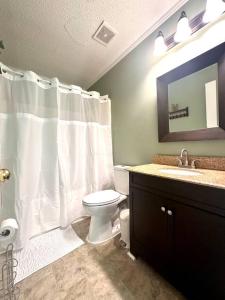 Modern comfort 2BR-2BA Retreat