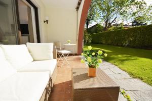 Sabrina 09 by Fewotessin