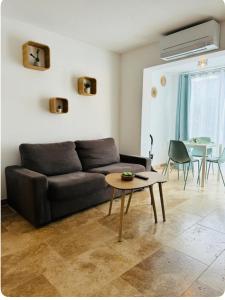 Appartements cosy rez-de-jardin avec piscine, a 3km des plages : Appartement 1 Chambre
