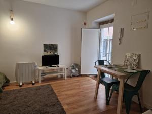 Classic Lisbon Homes: Bright & Central in Belém