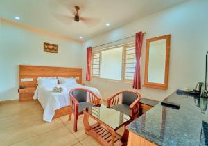 Munnar Ice Pellets Resort with Pool by VOYE HOMES