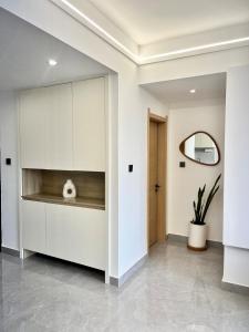 Modern 1BR near Junction Mall- Views, Pool, Gym